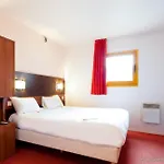 Hotel Ibis Budget Les Champarts 2*