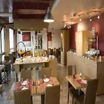 Hotel Ibis Budget Les Champarts 2*