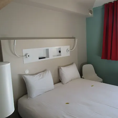 Ibis Budget Les Champarts
