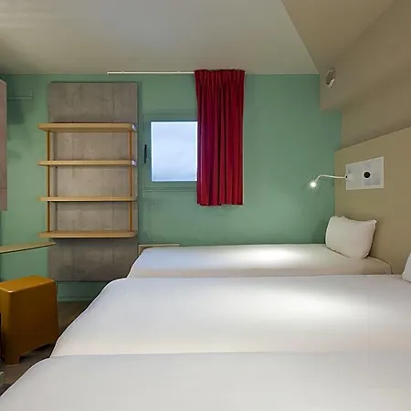 Hotel Ibis Budget Les Champarts