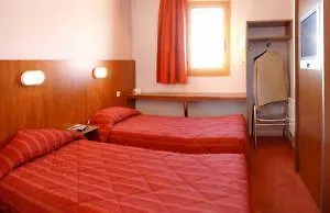 Ibis Budget Les Champarts Отель