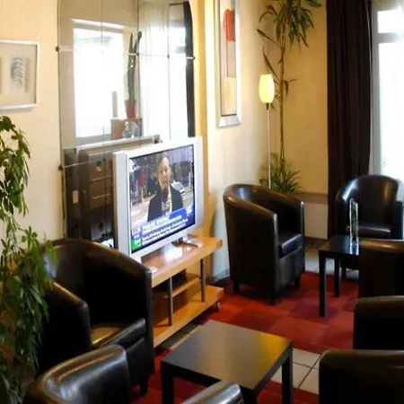 Ibis Budget Les Champarts Отель Шийи-Мазарен