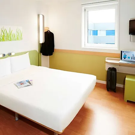 Ibis Budget Les Champarts