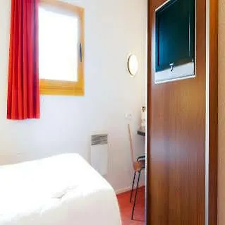 Hotel Ibis Budget Les Champarts 2*