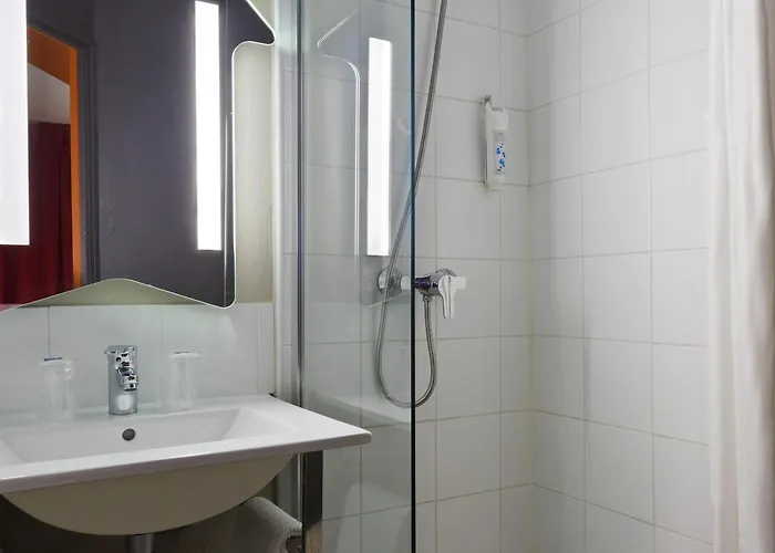 Ibis Budget Les Champarts ホテル 2*