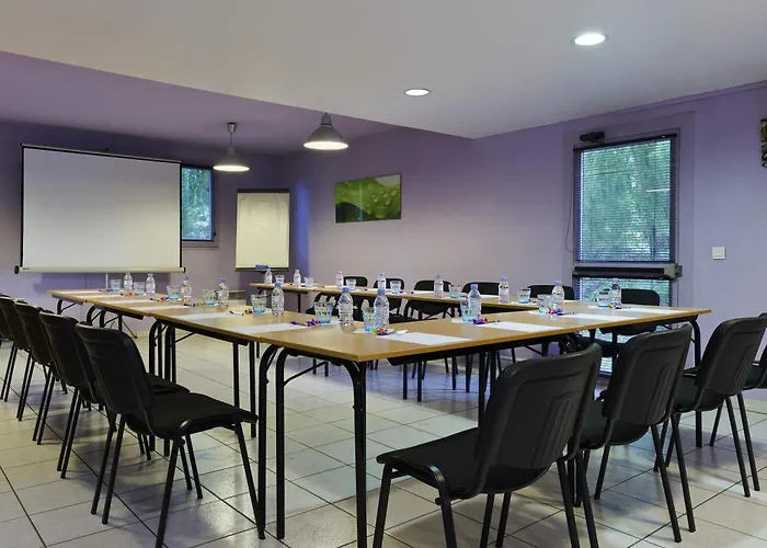 Ibis Budget Les Champarts
