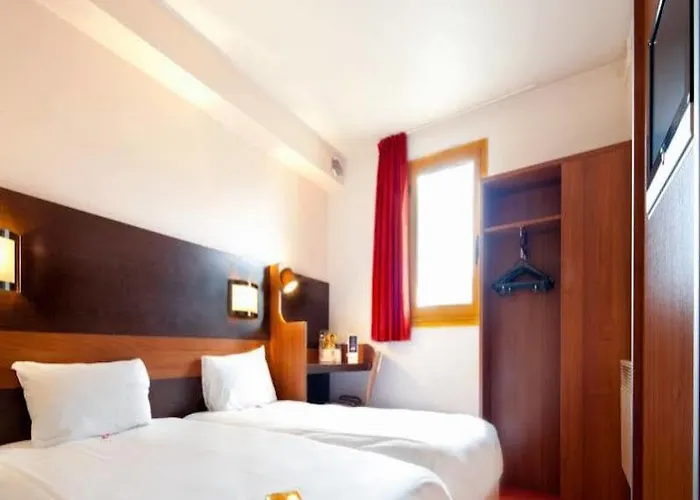 Ibis Budget Les Champarts ホテル 2*