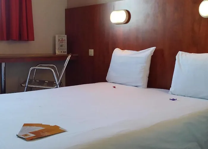 ホテル Ibis Budget Les Champarts