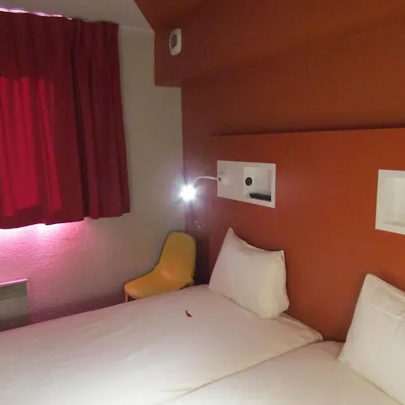 Ibis Budget Les Champarts