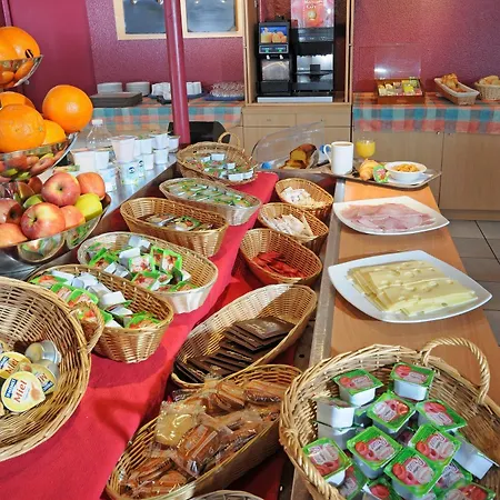 Hotel Ibis Budget Les Champarts 2*