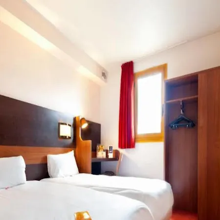 Ibis Budget Les Champarts Hotel 2*