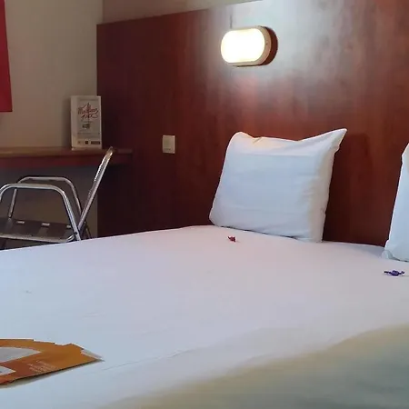 Hotel Ibis Budget Les Champarts
