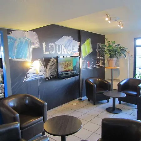 Hotel Ibis Budget Les Champarts 2*
